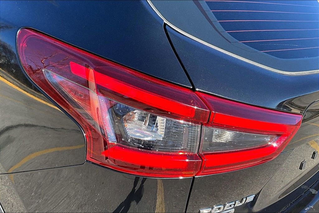 Used 2022 Nissan Rogue Sport S FWD image 29