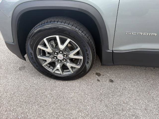 Used 2023 GMC Acadia SLE w/ Driver Convenience Package FWD image 33