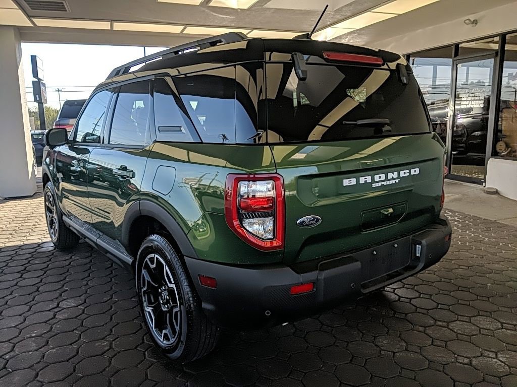Certified 2025 Ford Bronco Sport Outer Banks w/ Outer Banks Tech Package+ AWD/4WD image 8