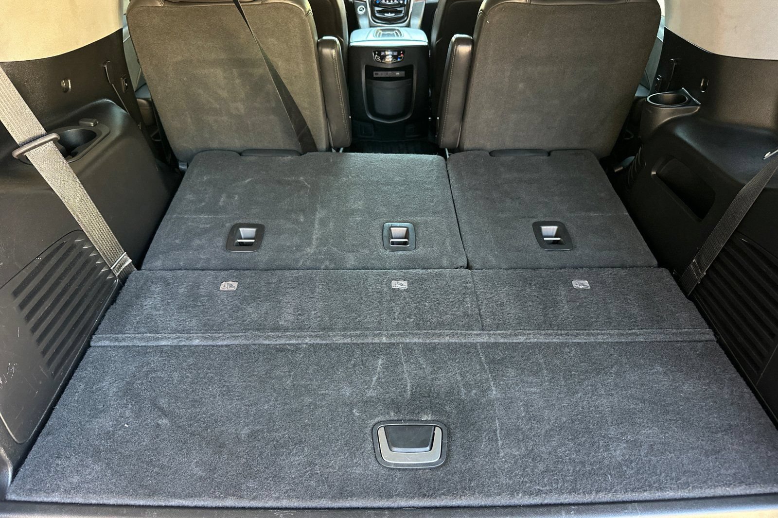 Used 2018 Cadillac Escalade Premium Luxury AWD/4WD image 17