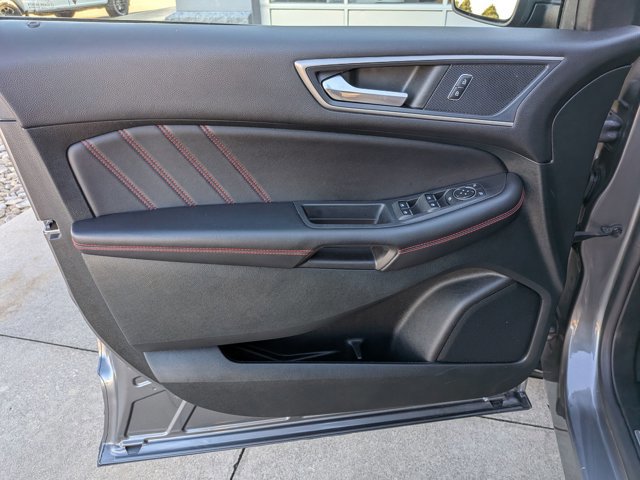 Certified 2022 Ford Edge ST-Line image 12