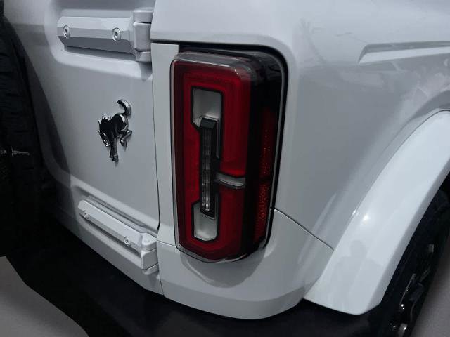 Certified 2025 Ford Bronco Outer Banks AWD/4WD image 11