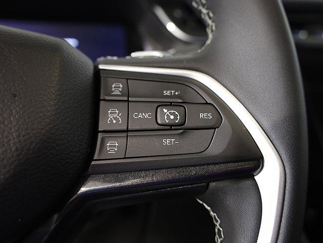 Used 2023 Jeep Grand Cherokee L Laredo image 29