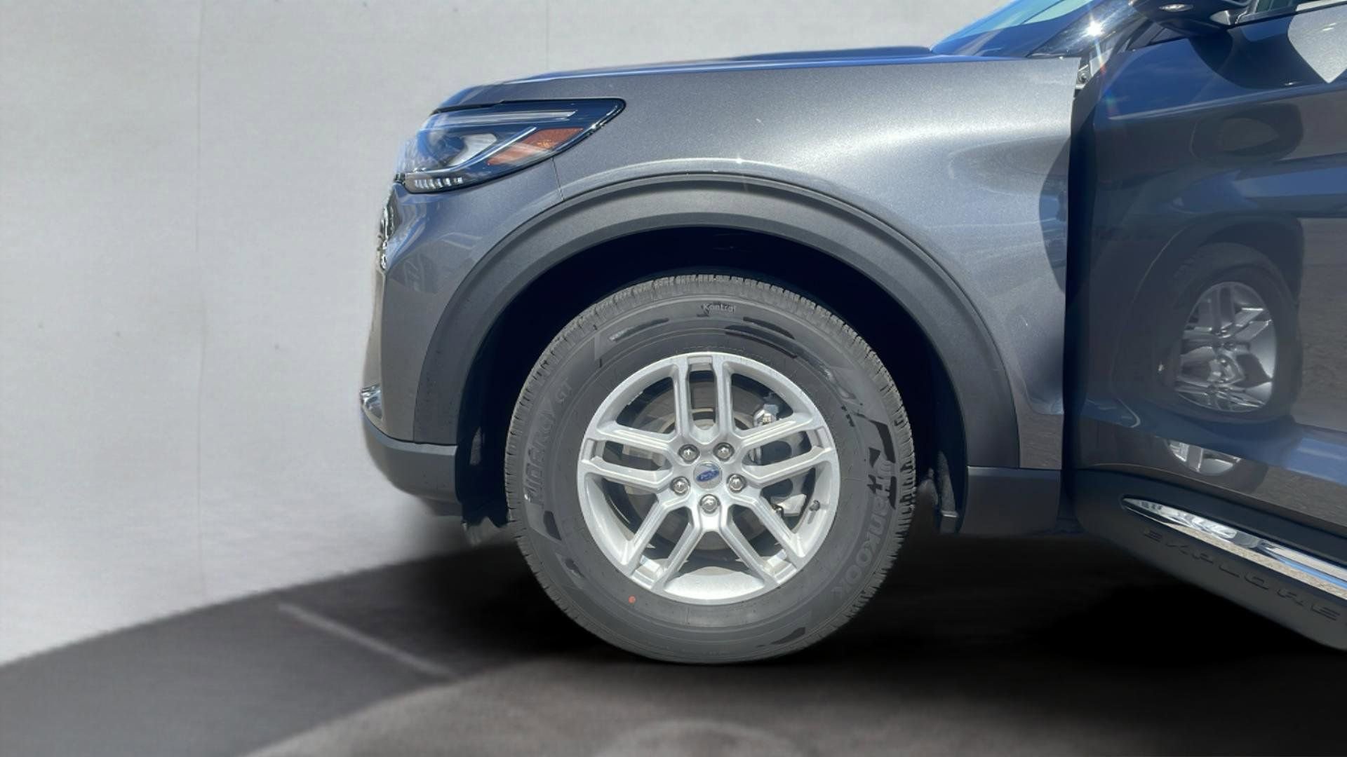 Certified 2025 Ford Explorer Active AWD/4WD image 24