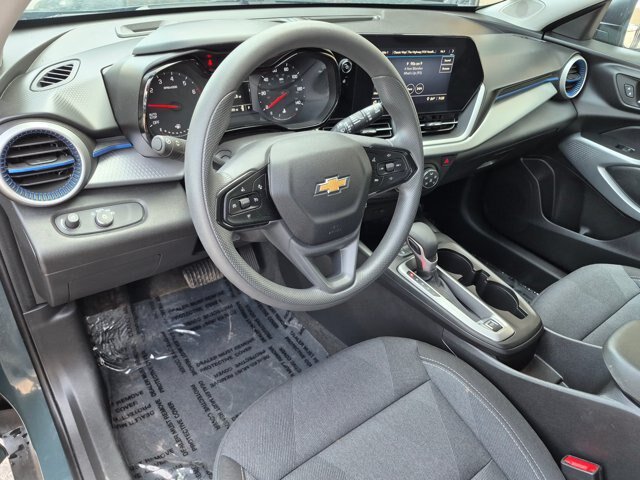 Used 2026 Chevrolet Trax LS FWD image 11