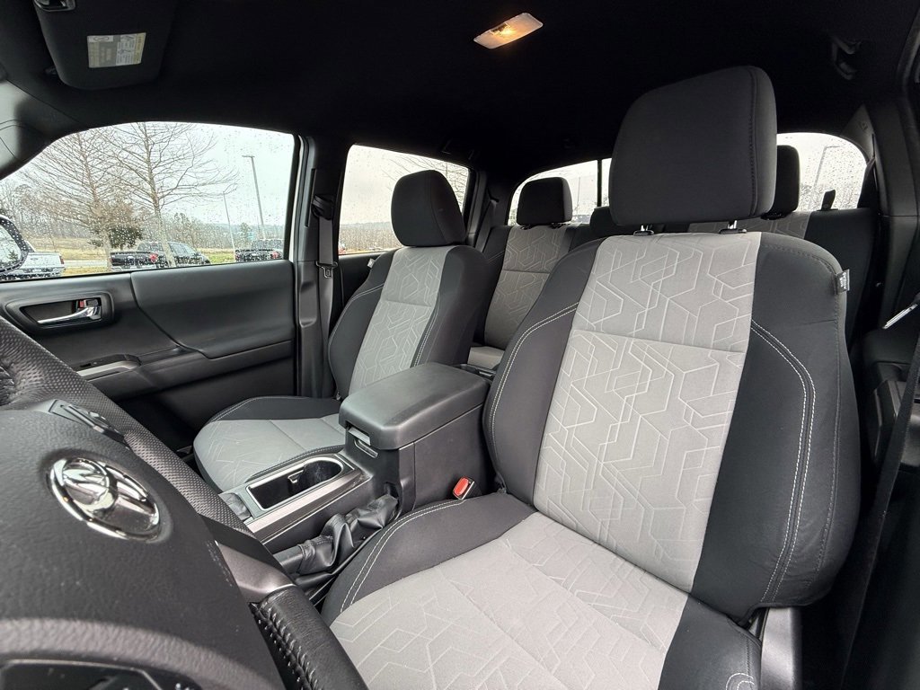 Used 2022 Toyota Tacoma TRD Off-Road image 22