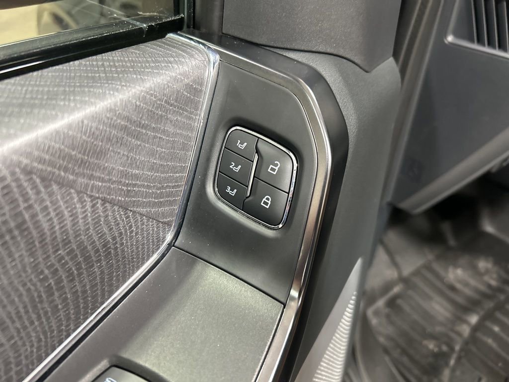 Certified 2021 Ford F150 Platinum w/ Equipment Group 701A High image 17