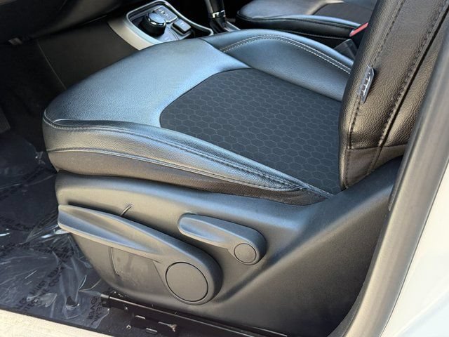 Used 2021 Jeep Compass Latitude AWD/4WD image 36