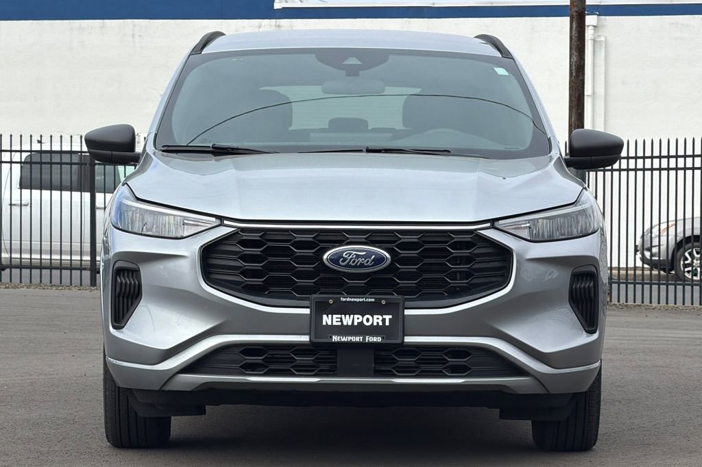 Certified 2023 Ford Escape ST-Line w/ Tech Pack #1 AWD/4WD image 8