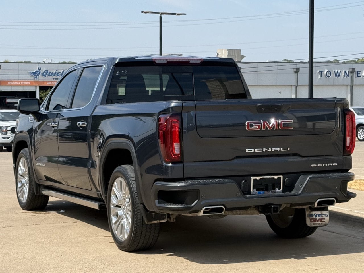Used 2021 GMC Sierra 1500 Denali w/ Denali Premium Package AWD/4WD image 5