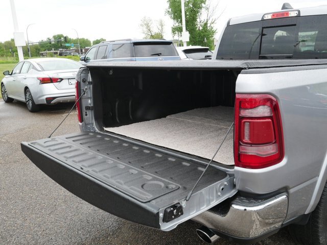 Used 2022 RAM 1500 Laramie AWD/4WD image 17
