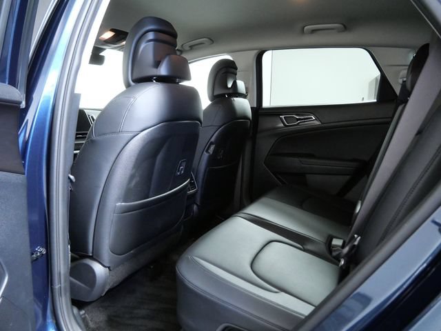 Used 2025 Kia Sportage EX AWD/4WD image 11