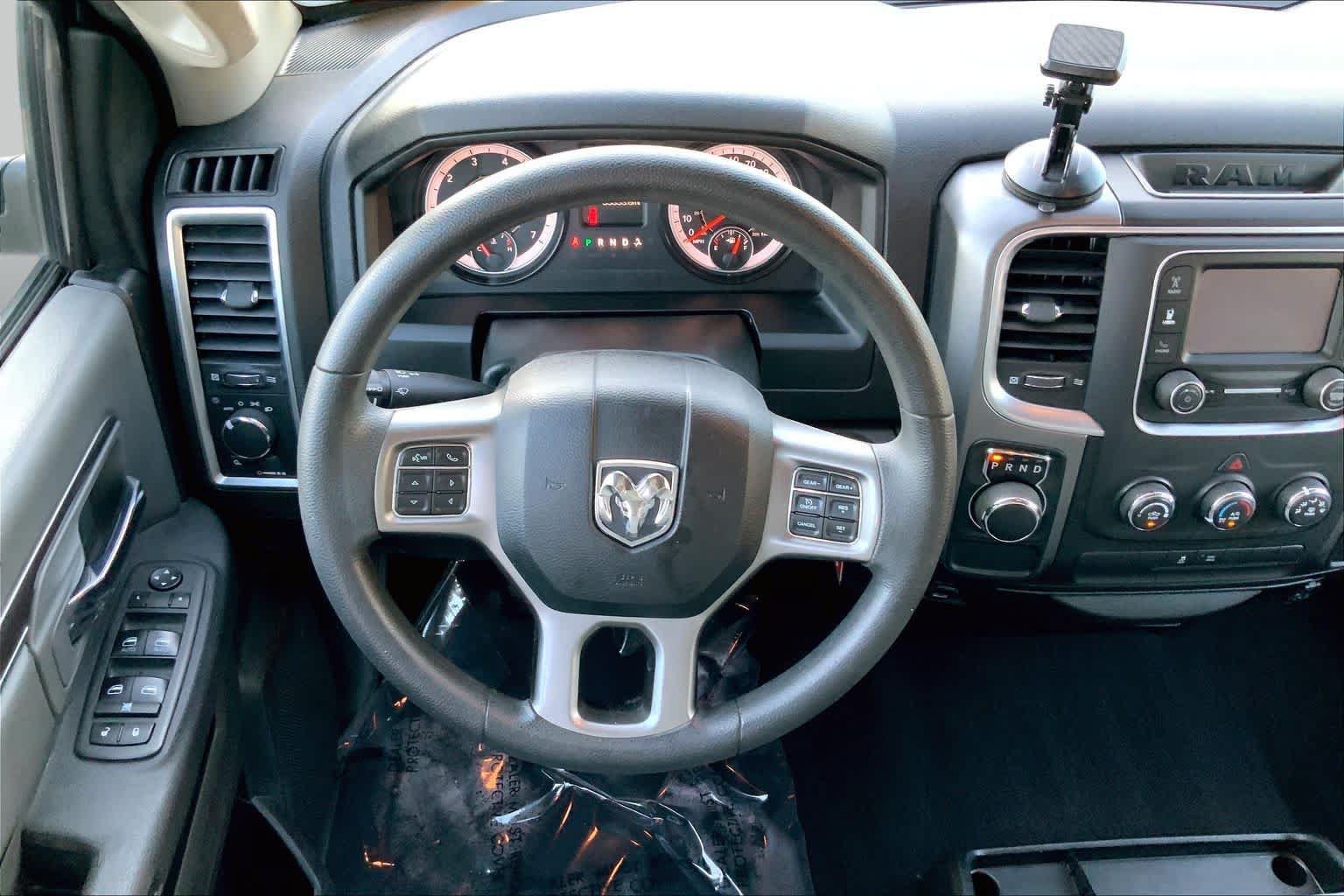 Used 2021 RAM 1500 Classic SLT RWD image 6