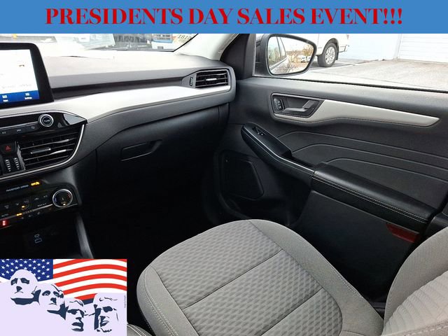 Certified 2022 Ford Escape SE w/ SE Sport Appearance Package image 16