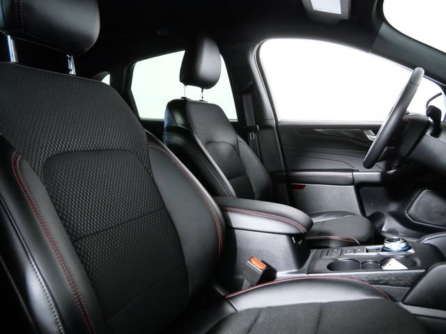 Certified 2025 Ford Escape ST-Line Select AWD/4WD image 8