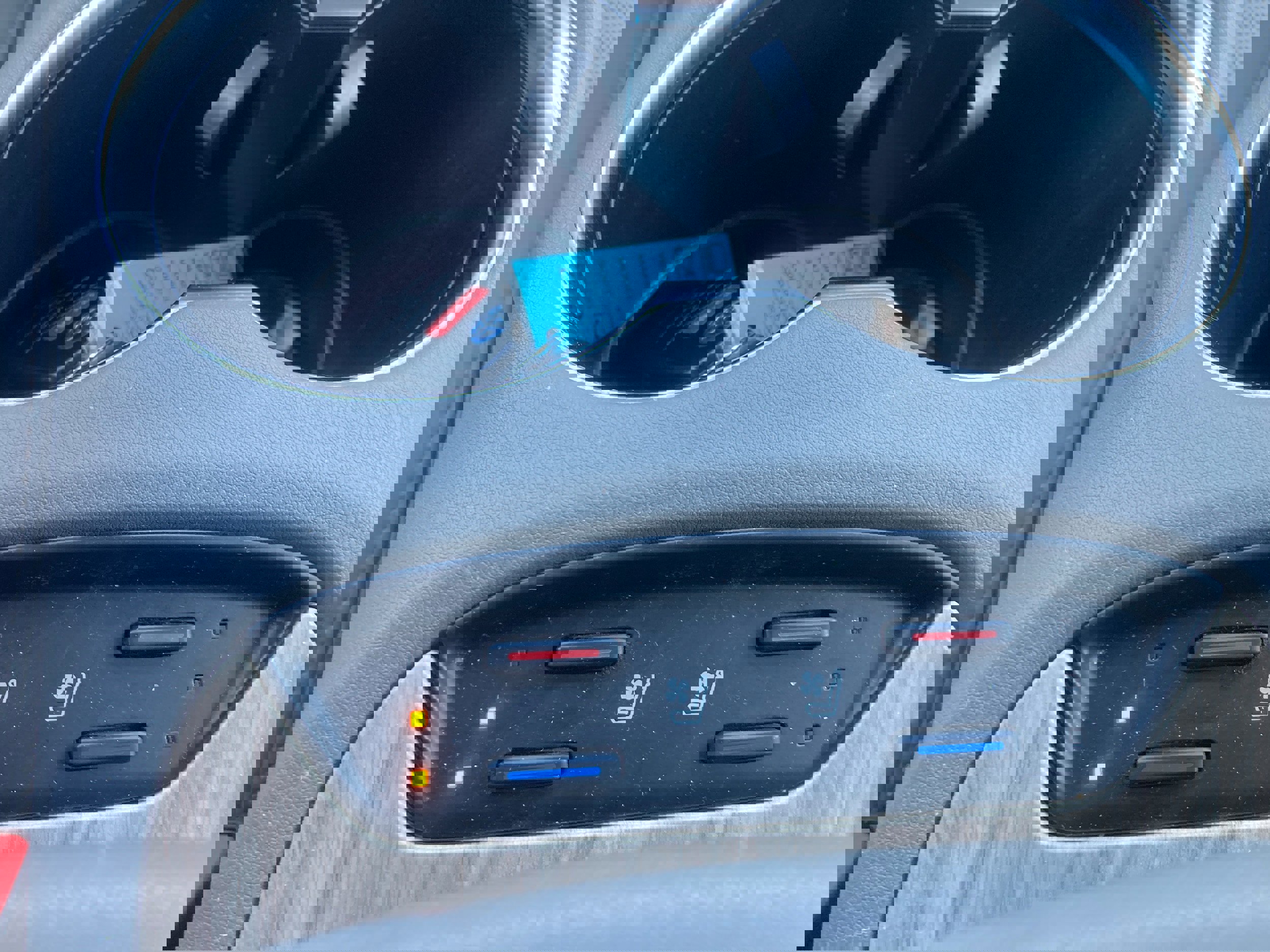 Used 2021 Toyota Venza XLE w/ Softex Package image 16