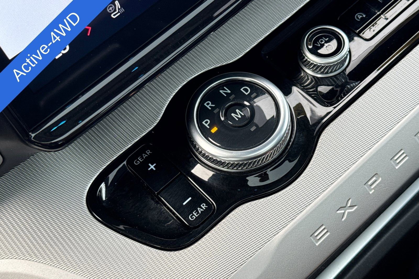 Certified 2025 Ford Expedition Active AWD/4WD image 24