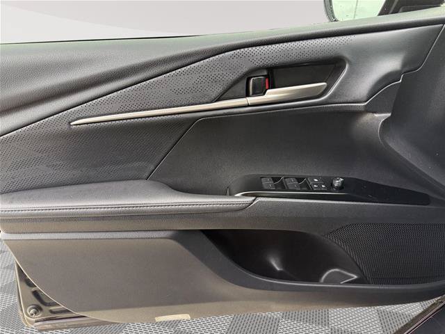 Used 2025 Toyota Camry XSE FWD image 19