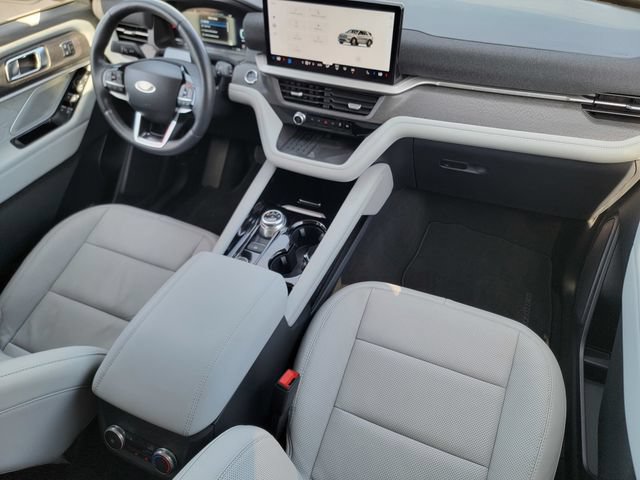 Certified 2025 Ford Explorer Platinum w/ LUX Leather Package AWD/4WD image 40