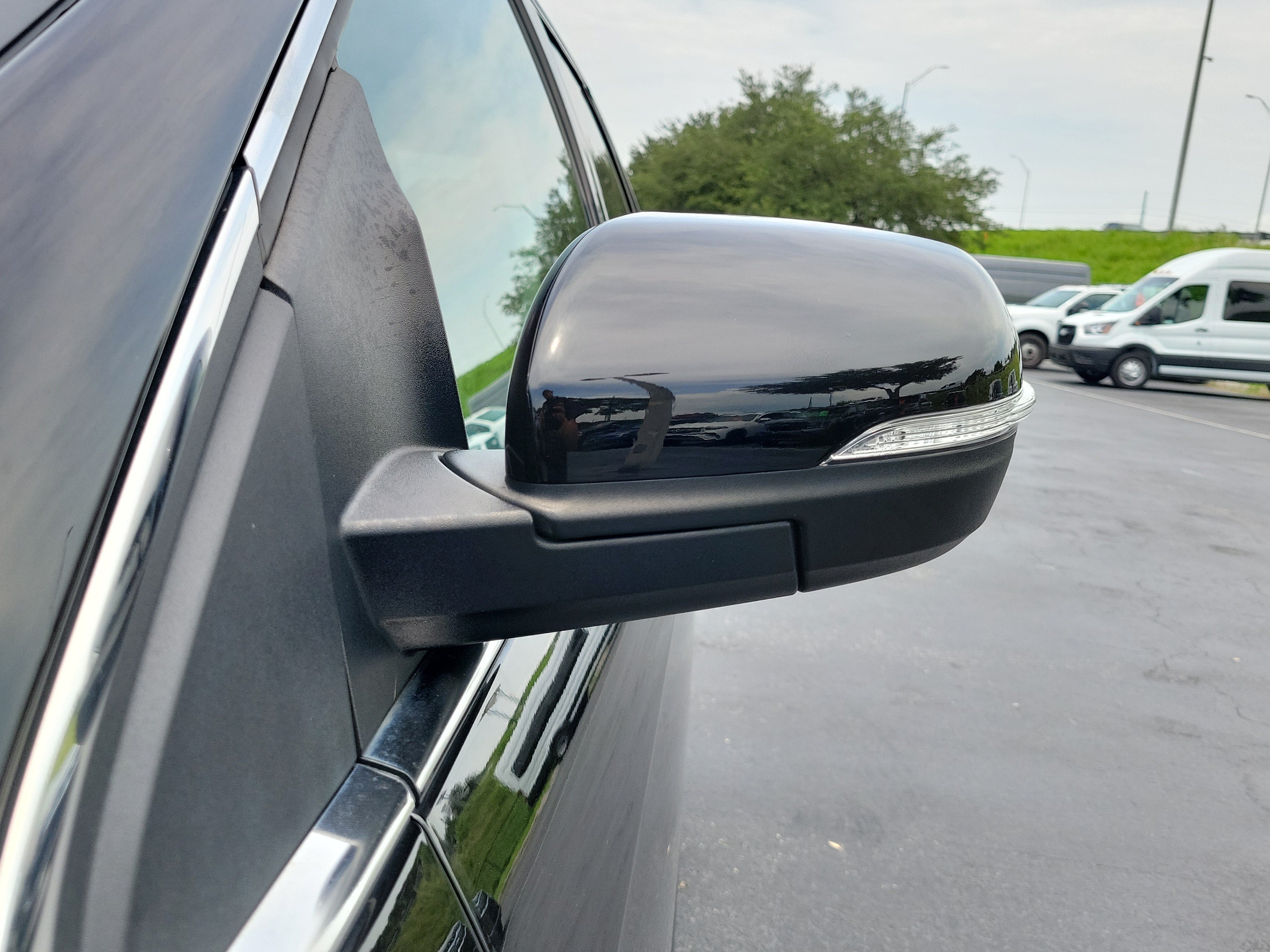 Certified 2024 Ford Edge Titanium AWD/4WD image 4