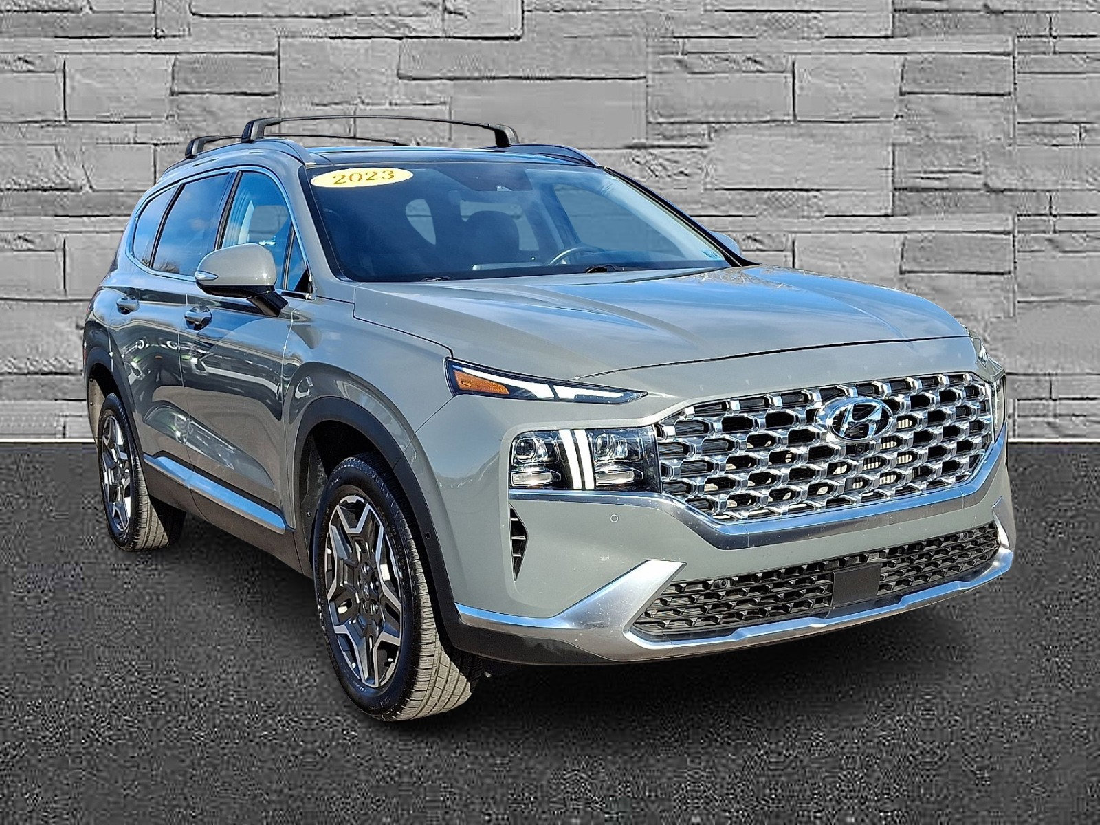 Used 2023 Hyundai Santa Fe Limited image 2