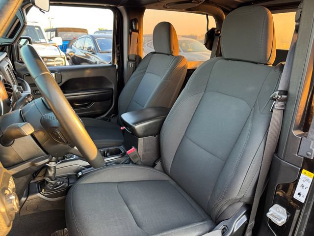 Used 2018 Jeep Wrangler Sport AWD/4WD image 13