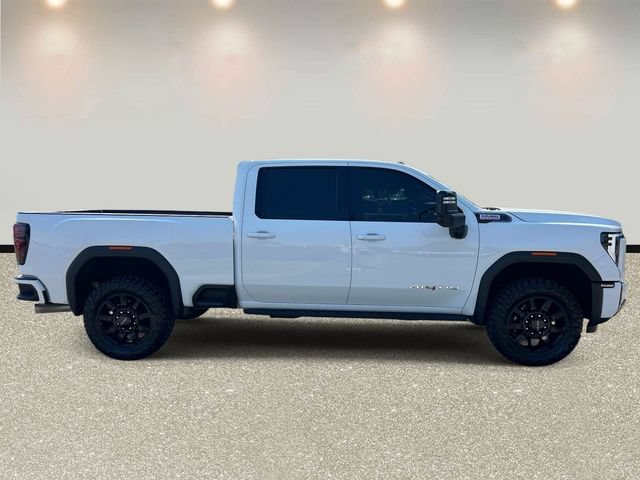Used 2024 GMC Sierra 2500 AT4 w/ AT4 Preferred Package AWD/4WD image 4