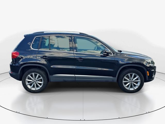 Used 2017 Volkswagen Tiguan Wolfsburg Edition AWD/4WD image 3