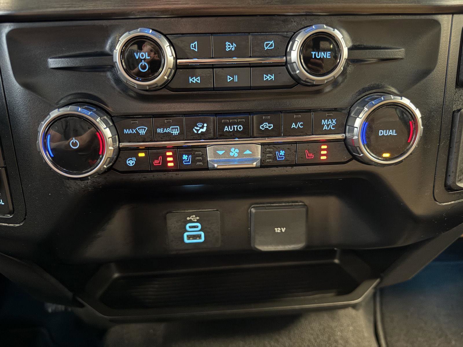 Certified 2024 Ford F250 Lariat w/ Chrome Package AWD/4WD image 33