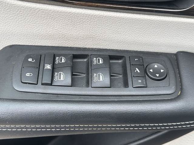 Used 2021 Chrysler Pacifica Limited w/ Uconnect Theater Family Group AWD/4WD image 17
