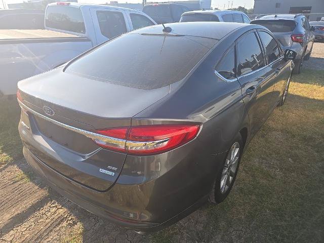 Certified 2017 Ford Fusion SE FWD image 3