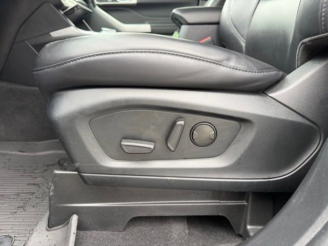 Certified 2022 Ford Explorer XLT w/ Equipment Group 202A RWD image 9