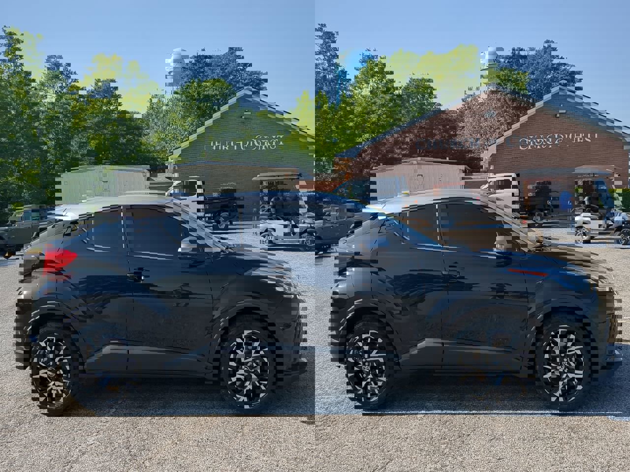 Used 2020 Toyota C-HR XLE FWD image 6
