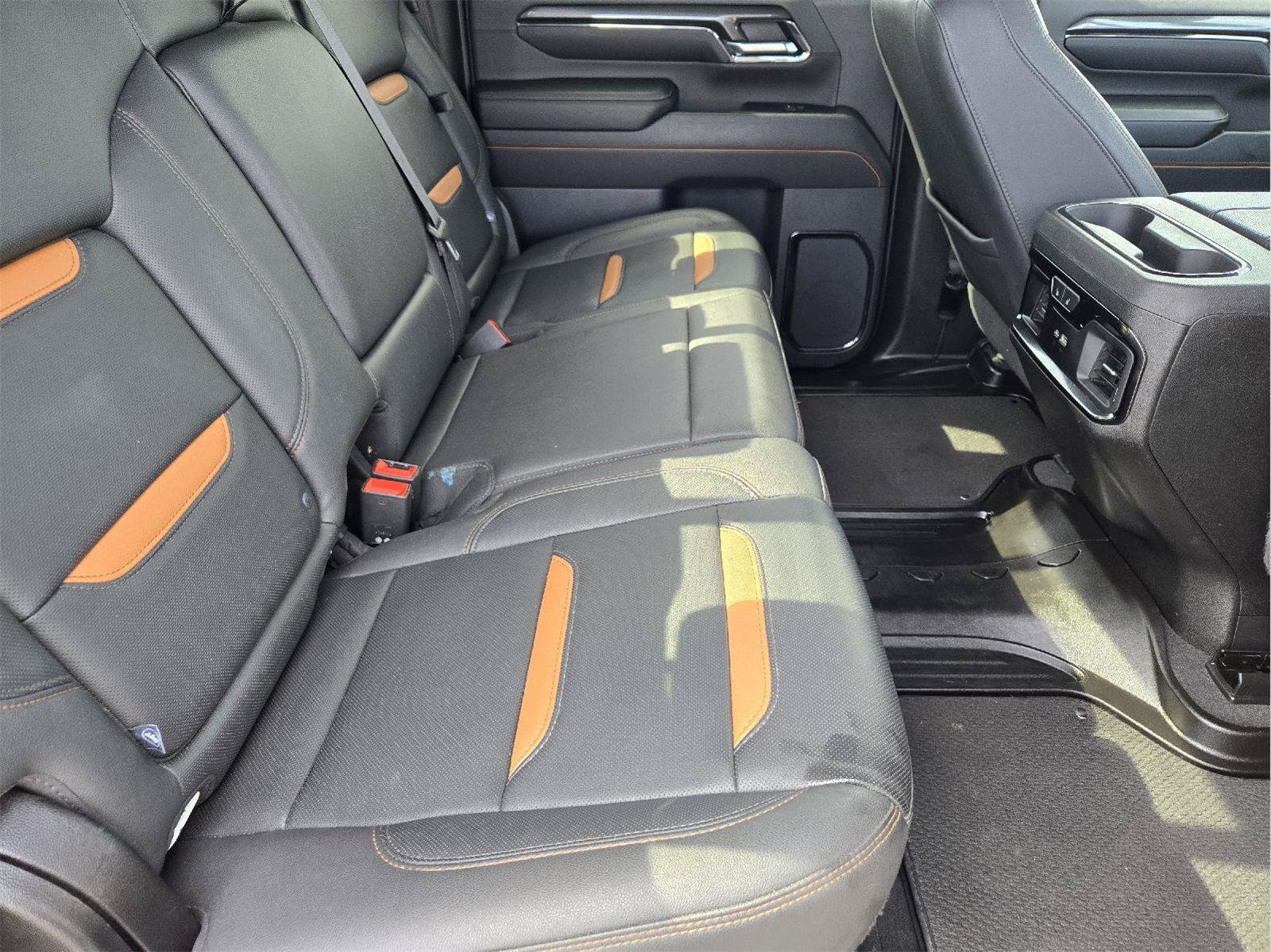 Used 2024 GMC Sierra 2500 AT4 w/ AT4 Premium Plus Package AWD/4WD image 29