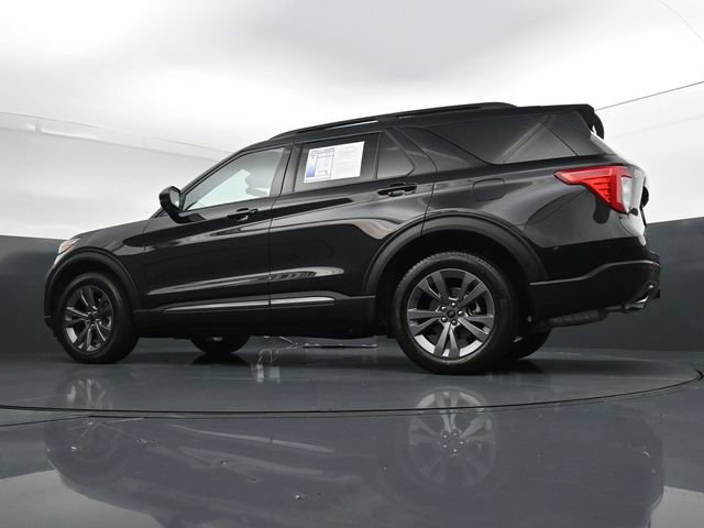 Certified 2023 Ford Explorer XLT w/ Equipment Group 202A AWD/4WD image 35