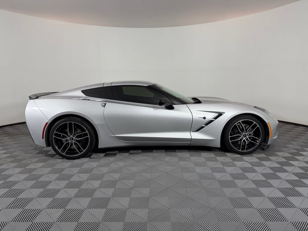Used 2019 Chevrolet Corvette Stingray Coupe RWD image 2