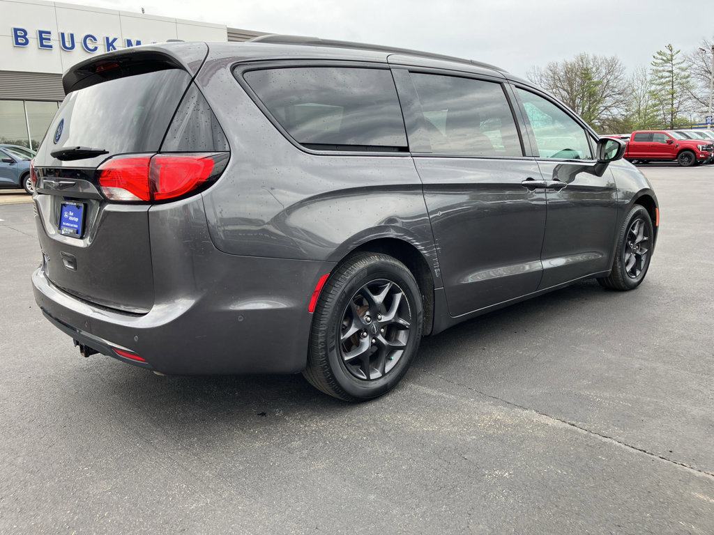 Used 2020 Chrysler Pacifica Touring-L Plus image 5