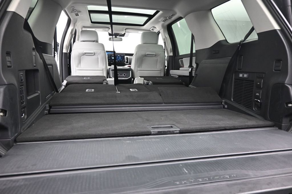 Certified 2025 Ford Expedition Platinum AWD/4WD image 27