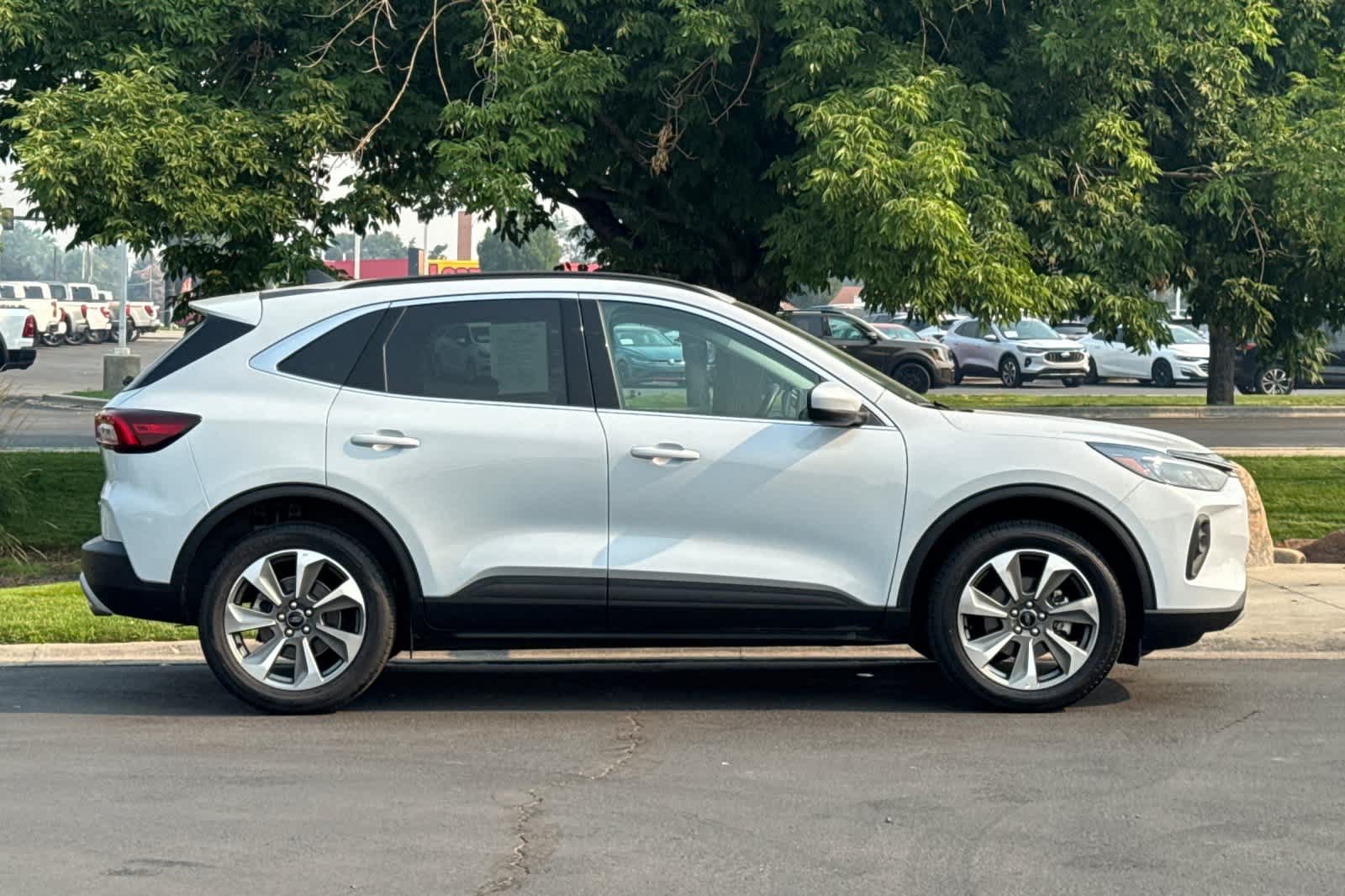 Certified 2025 Ford Escape Platinum AWD/4WD image 8