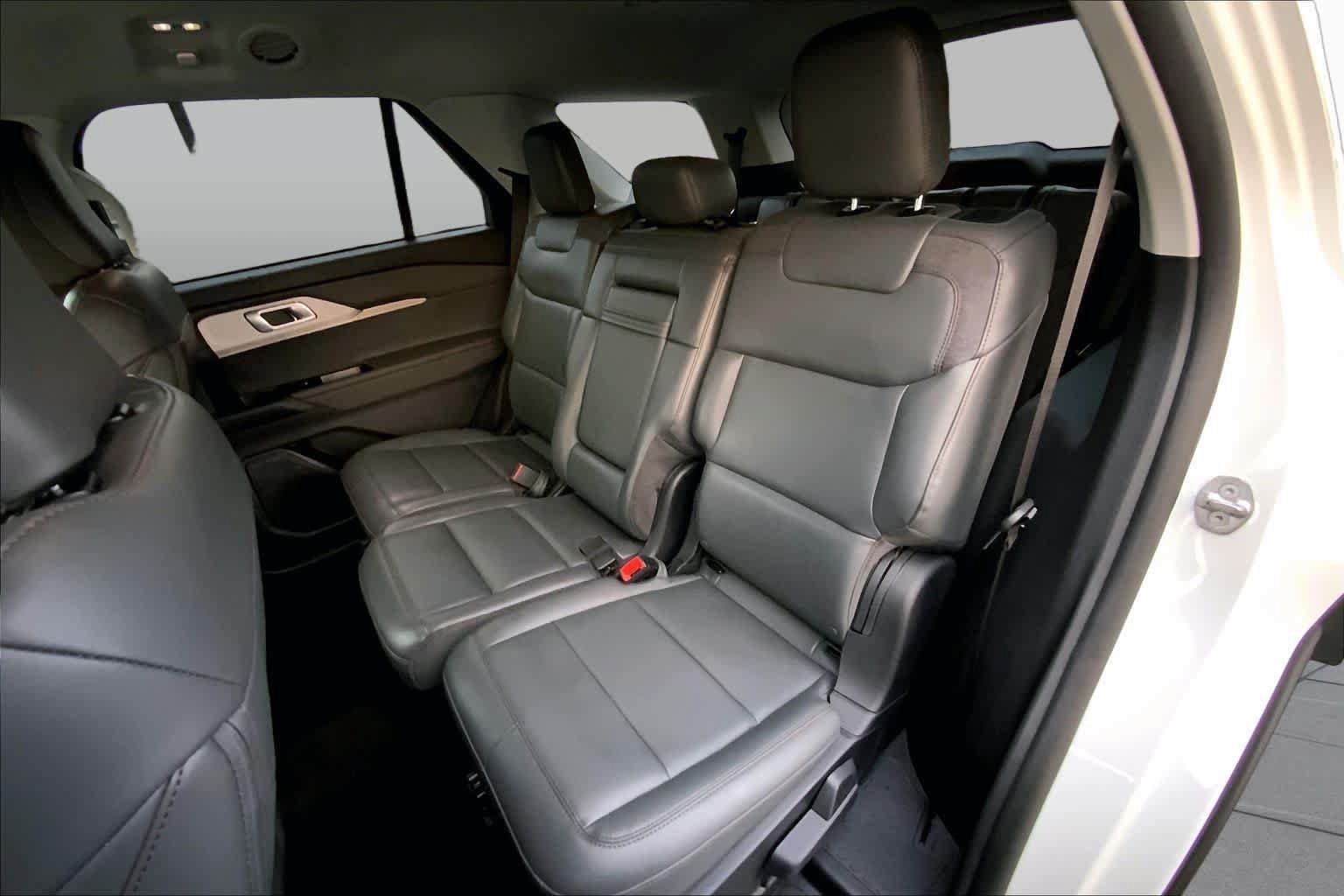 Certified 2025 Ford Explorer Active w/ Active Comfort Package RWD image 20
