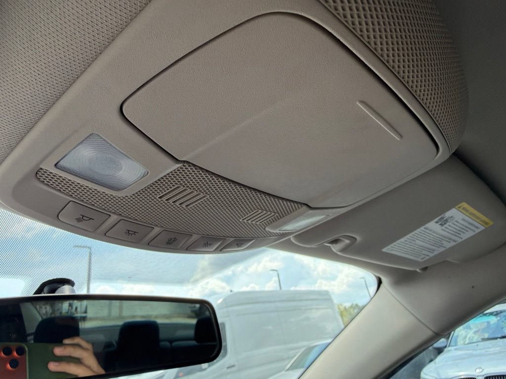 Certified 2018 Ford Fusion SE w/ Fusion SE Technology Package FWD image 22