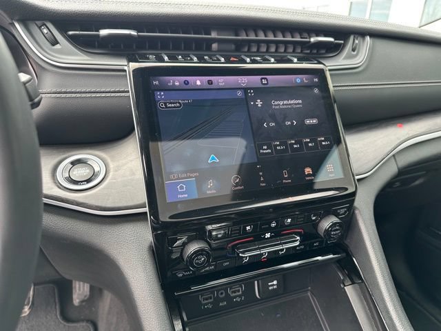 Used 2023 Jeep Grand Cherokee L Limited w/ Luxury Tech Group II AWD/4WD image 23