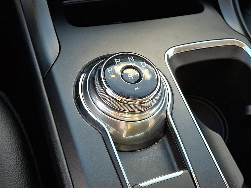 Certified 2018 Ford Fusion SE w/ Equipment Group 201A image 15