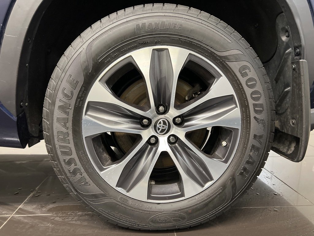 Used 2021 Toyota Highlander XLE image 7