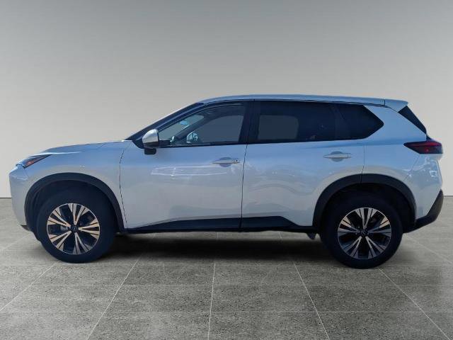 Used 2023 Nissan Rogue SV image 2