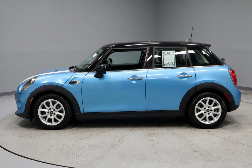 Used 2019 MINI Cooper 4-Door Hardtop w/ Signature Upholstery Package image 2