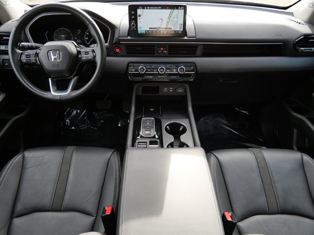 Used 2024 Honda Pilot Touring image 15