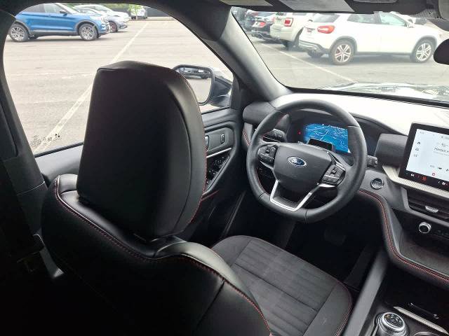 Certified 2025 Ford Explorer ST-Line AWD/4WD image 15