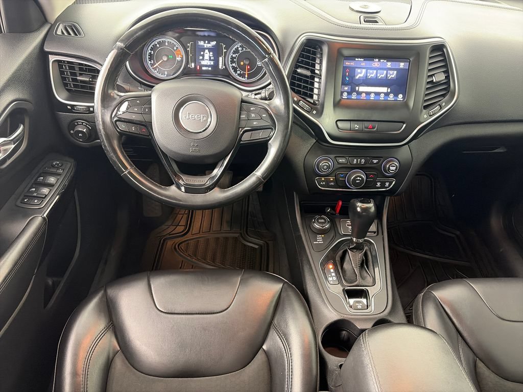 Used 2019 Jeep Cherokee Latitude Plus AWD/4WD image 14