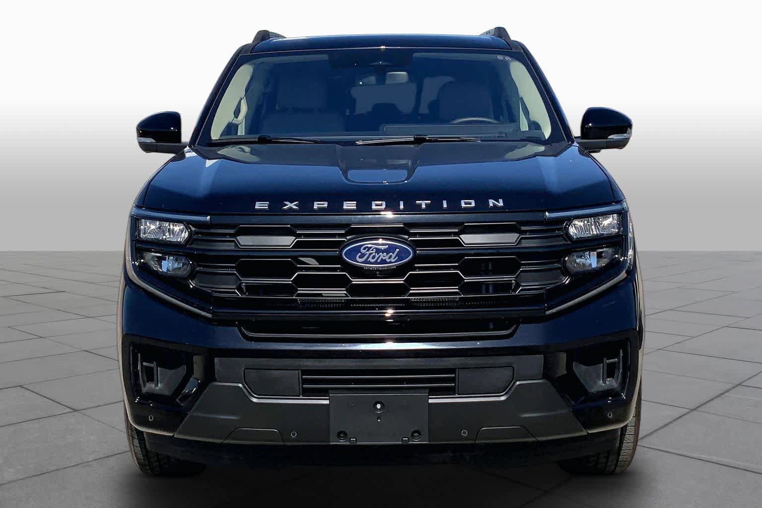 Certified 2025 Ford Expedition Active RWD image 4